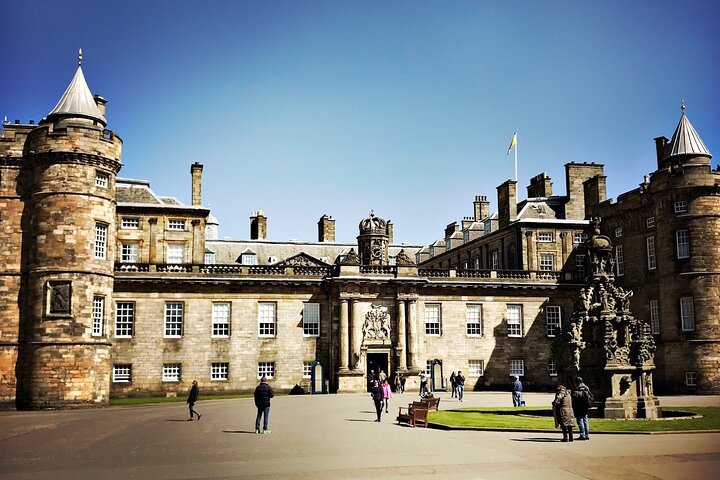 Castles & Cobblestones: Private Full Day Edinburgh Walking Tour - Photo 1 of 9